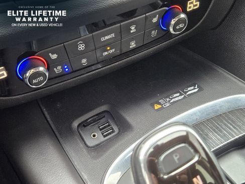 Used 2021 Buick Enclave Avenir w/ Avenir Technology Package FWD image 18