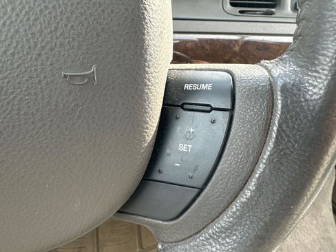 Used 2011 Mercury Grand Marquis LS RWD image 16