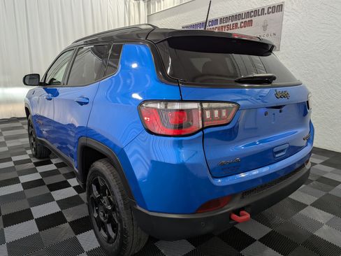 Used 2024 Jeep Compass Trailhawk image 8