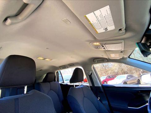 Used 2023 Toyota Highlander LE image 14