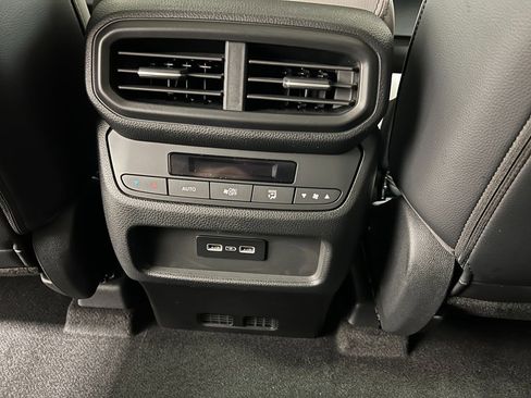 New 2025 Honda Pilot Touring image 32