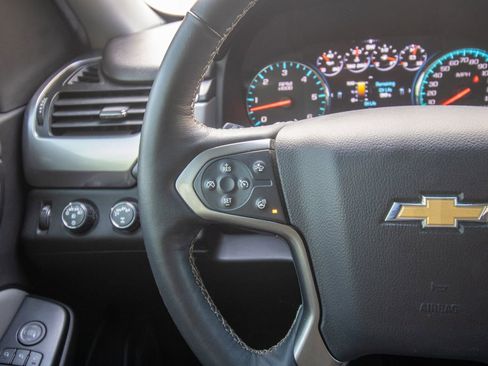 Used 2017 Chevrolet Suburban LT image 42