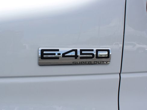 Used 2024 Ford E-450 and Econoline 450 Super Duty w/ Power Windows & Locks Group image 33