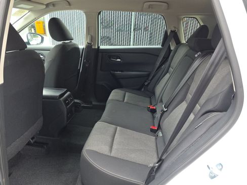Used 2025 Nissan Rogue SV AWD/4WD image 10
