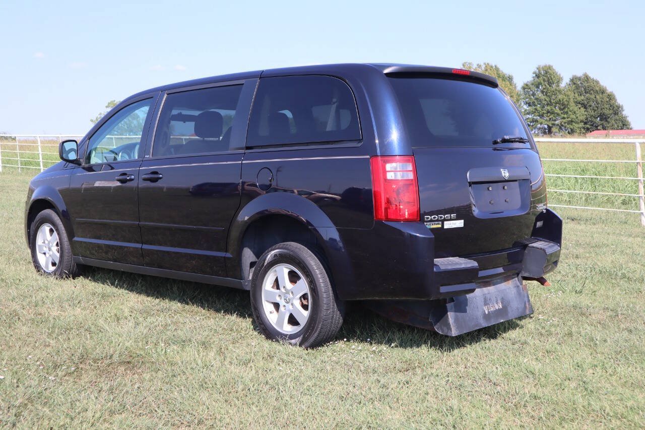 Used 2010 Dodge Grand Caravan SE FWD image 2