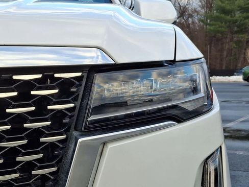 Used 2024 Cadillac Escalade Premium Luxury image 30