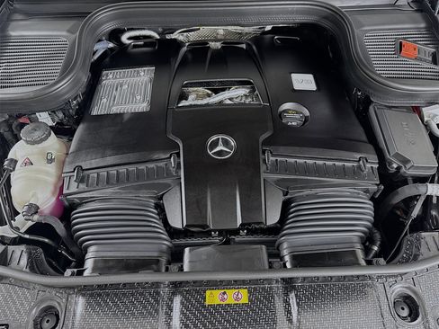 New 2026 Mercedes-Benz GLS 580 4MATIC image 33