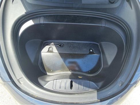 Used 2018 Tesla Model 3 Long Range RWD image 8