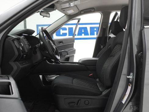 Used 2024 Nissan Pathfinder SV w/ Lighting Package (N92) FWD image 14