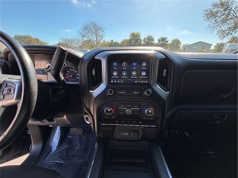Used 2022 Chevrolet Silverado 1500 RST image 11