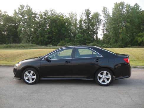 Used 2014 Toyota Camry SE image 6