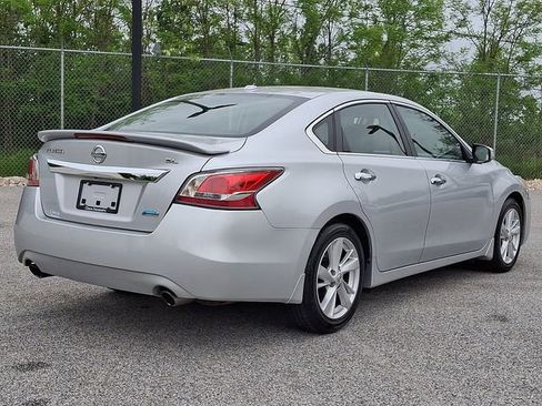 Used 2014 Nissan Altima 2.5 SL w/ Technology Package FWD image 9