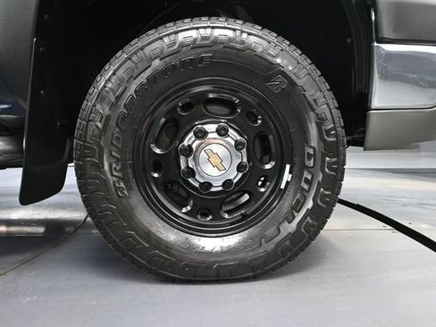 Used 2005 Chevrolet Silverado 2500 LS w/ Heavy-Duty Power Package AWD/4WD image 15