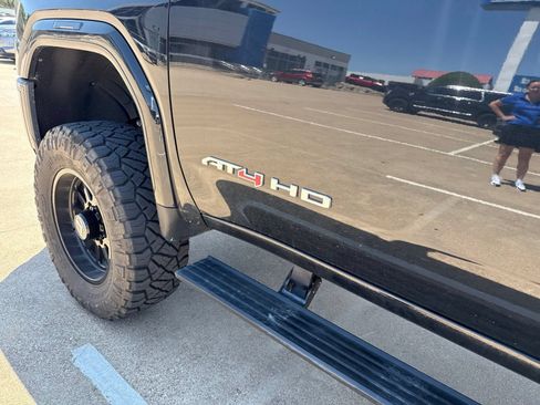 Used 2025 GMC Sierra 2500 AT4 w/ AT4 Premium Plus Package AWD/4WD image 15