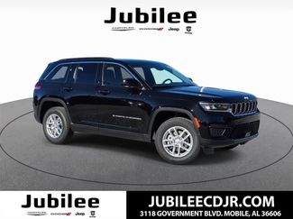 New 2025 Jeep Grand Cherokee Laredo X w/ Luxury Tech Group I RWD video 1