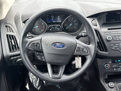 Used 2017 Ford Focus SE FWD image 24
