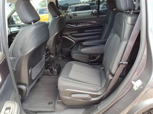 Used 2021 Jeep Grand Cherokee L Laredo w/ Luxury Tech Group I AWD/4WD image 13
