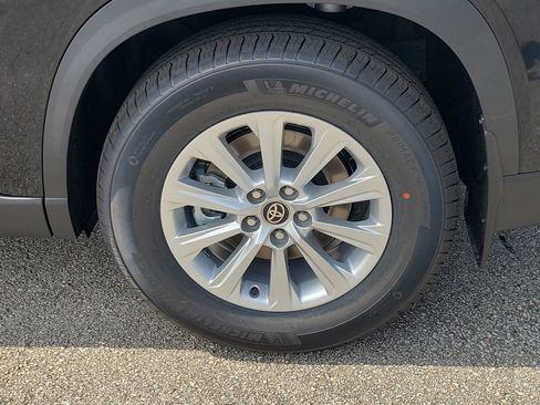 New 2026 Toyota Grand Highlander XLE FWD image 5