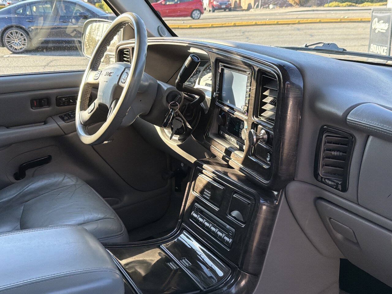 Used 2004 GMC Yukon XL Denali AWD/4WD image 19