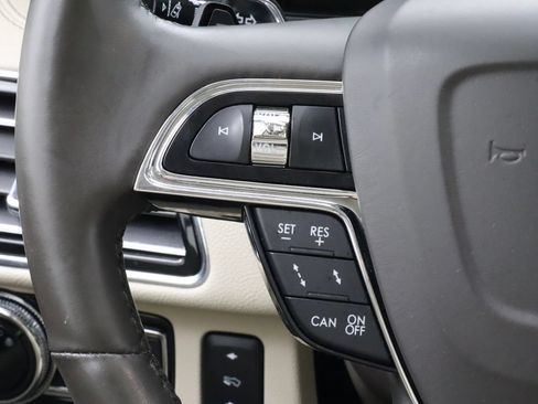 Used 2020 Lincoln Navigator L Reserve w/ Luxury Package AWD/4WD image 21