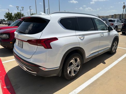 Used 2022 Hyundai Santa Fe SEL w/ Convenience + Premium Package FWD image 6