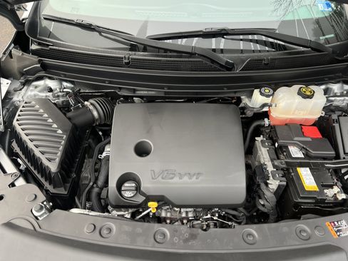 Used 2024 Buick Enclave Essence w/ Technology Package image 34