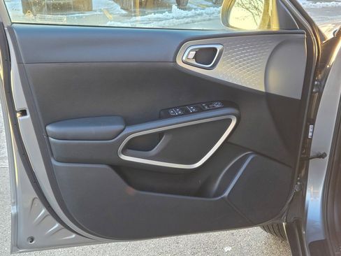 Used 2025 Kia Soul LX w/ Option Group 015 image 26