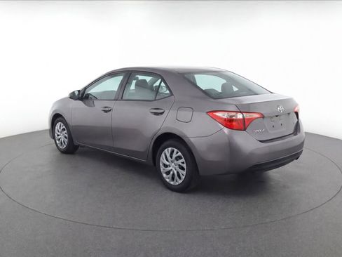 Used 2017 Toyota Corolla LE w/ Carpet Mat Package (TMS) FWD image 4