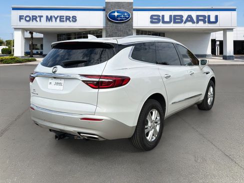 Used 2020 Buick Enclave Essence image 3