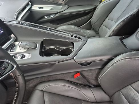 Used 2022 Chevrolet Corvette Stingray Preferred Cpe w/ Z51 Performance Package image 27