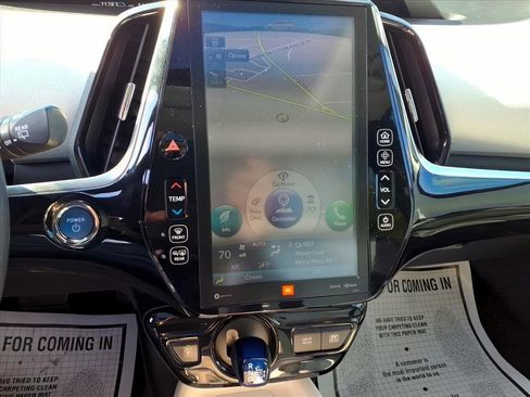 Used 2018 Toyota Prius Four image 17