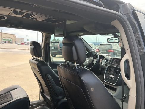 Used 2019 Dodge Grand Caravan SXT w/ Driver Convenience Group FWD image 74