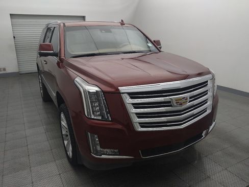 Used 2018 Cadillac Escalade Platinum RWD image 14