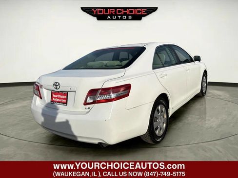Used 2011 Toyota Camry LE image 5