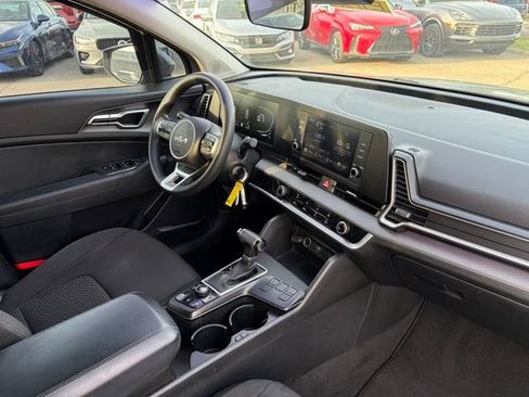 Certified 2023 Kia Sportage LX image 10