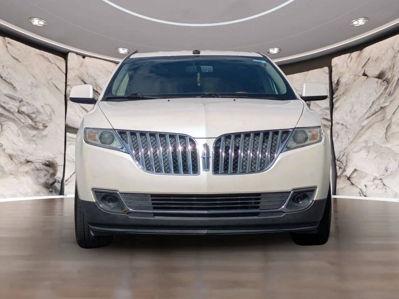 Used 2011 Lincoln MKX 2WD w/ Wood Pkg image 13