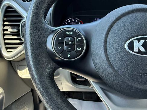 Used 2020 Kia Soul LX FWD image 18