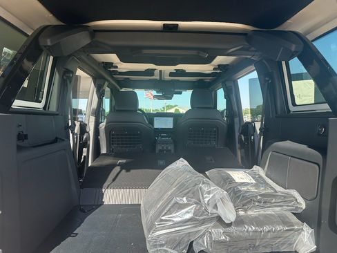 New 2025 Ford Bronco Badlands w/ Sasquatch Package AWD/4WD image 11