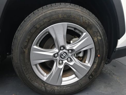 Used 2024 Toyota RAV4 XLE FWD image 11