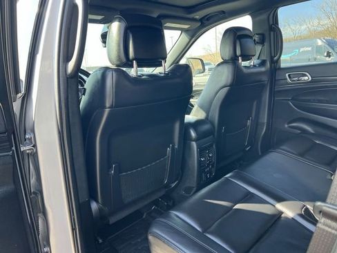 Used 2021 Jeep Grand Cherokee Limited image 16