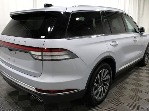 Used 2025 Lincoln Aviator AWD image 29
