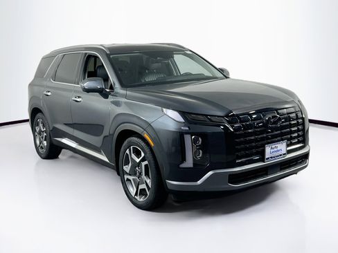 Used 2023 Hyundai Palisade Limited image 3