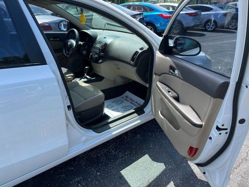 Used 2010 Hyundai Elantra SE w/ Popular Equipment Pkg 2 image 13