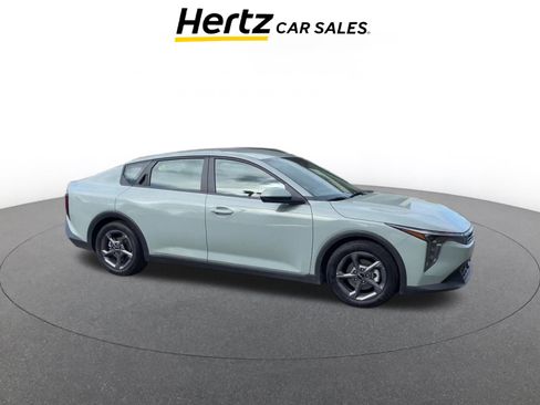 Used 2025 Kia K4 LXS image 1