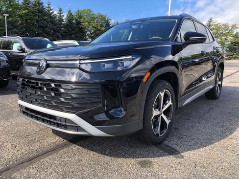 New 2025 Volkswagen Tiguan SE AWD/4WD image 3