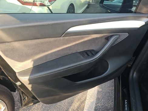 Used 2023 Tesla Model Y Performance AWD/4WD image 14