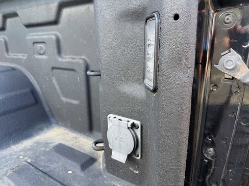 Used 2024 GMC Sierra 1500 Elevation image 33