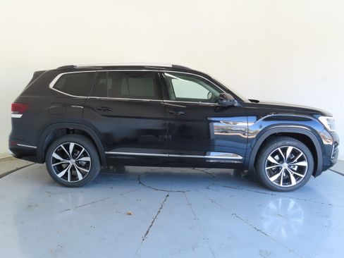 New 2026 Volkswagen Atlas SEL Premium R-Line AWD/4WD image 2