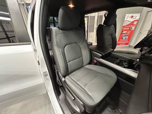 Used 2022 RAM 1500 Big Horn AWD/4WD image 4