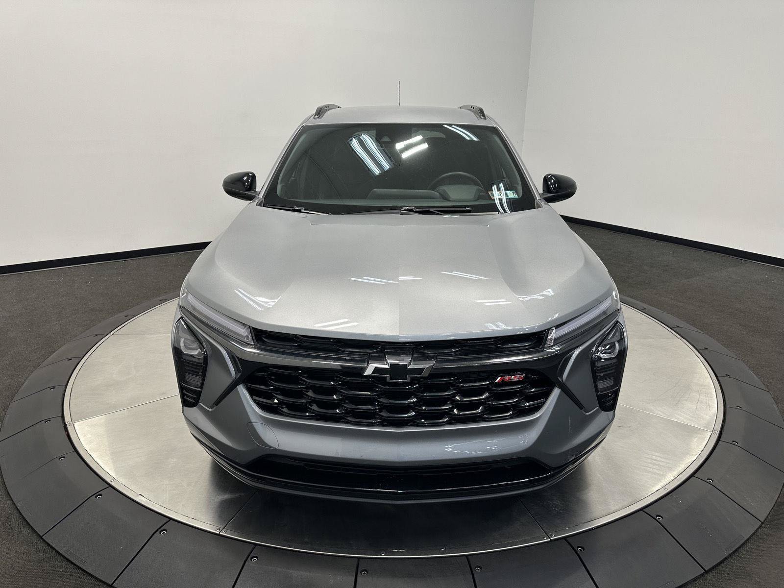 Used 2024 Chevrolet Trax RS FWD image 3